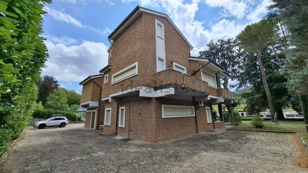 casa indipendente in vendita a Rocca San Casciano