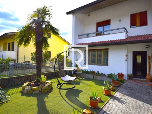 casa indipendente in vendita a Rocca San Casciano