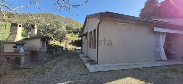 casa indipendente in vendita a Rocca San Casciano