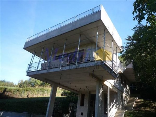 casa indipendente in vendita a Roncofreddo in zona Diolaguardia
