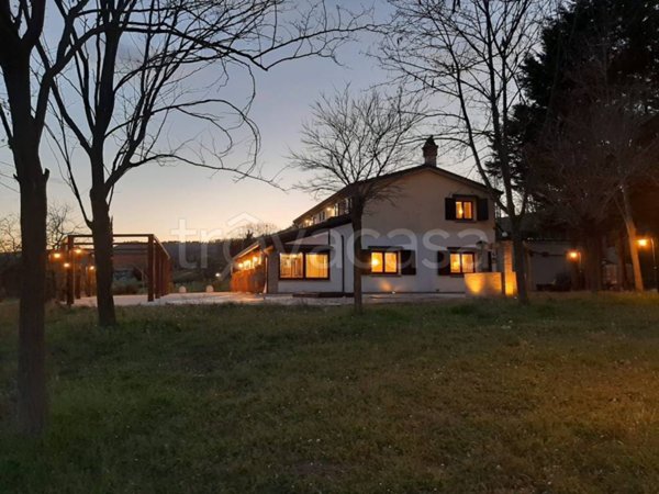 negozio in vendita a Roncofreddo