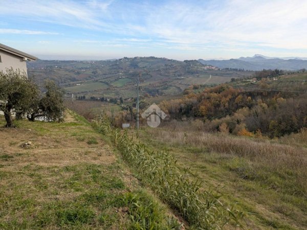 terreno edificabile in vendita a Roncofreddo in zona Monteleone