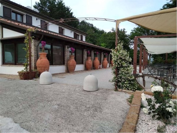 negozio in vendita a Roncofreddo in zona Sorrivoli