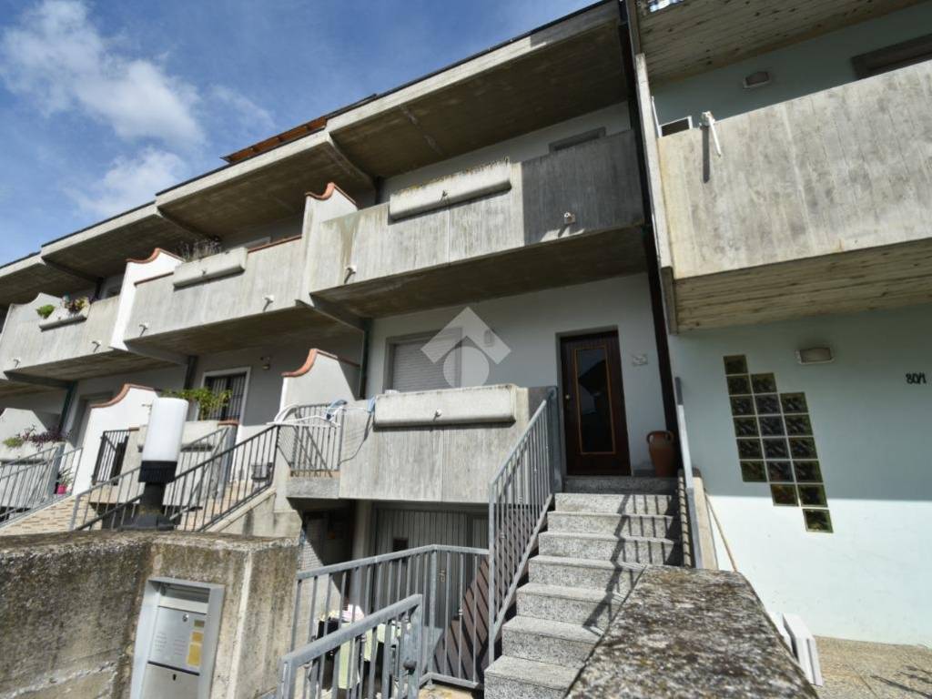 casa indipendente in vendita a Roncofreddo in zona Gualdo