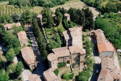 villa in vendita a Roncofreddo in zona Monteleone