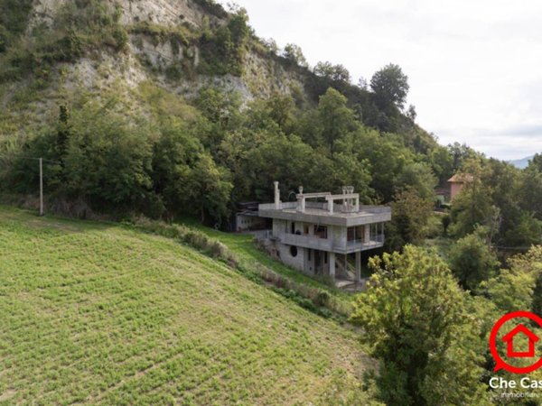 casa indipendente in vendita a Roncofreddo in zona Diolaguardia