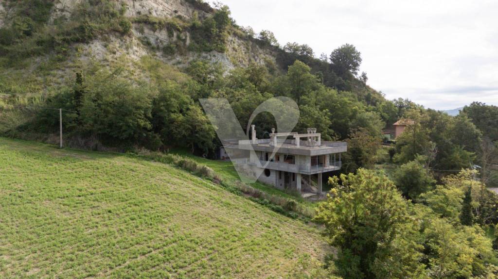 quadrivano in vendita a Roncofreddo in zona Diolaguardia