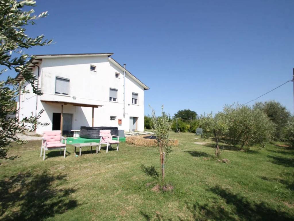 casa indipendente in vendita a Roncofreddo