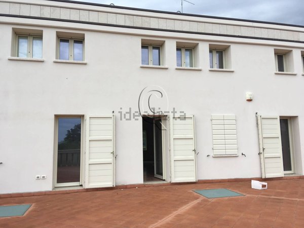 casa indipendente in vendita a Roncofreddo