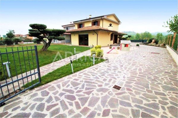 casa indipendente in vendita a Roncofreddo