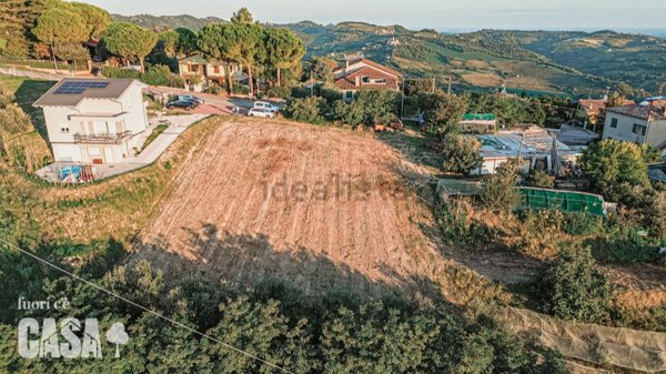 terreno edificabile in vendita a Roncofreddo in zona Monteleone