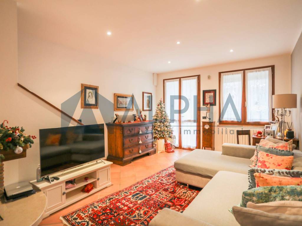 casa indipendente in vendita a Roncofreddo in zona Gualdo