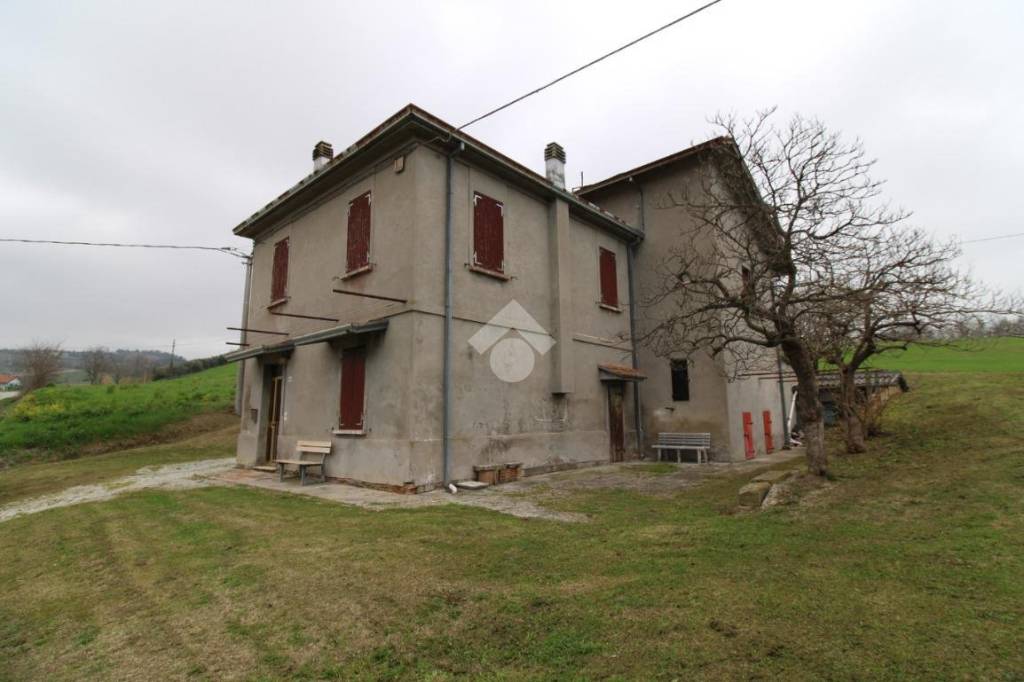 casa indipendente in vendita a Roncofreddo in zona Santa Paola