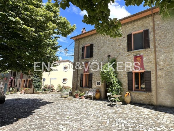 casa indipendente in vendita a Roncofreddo in zona Monteleone