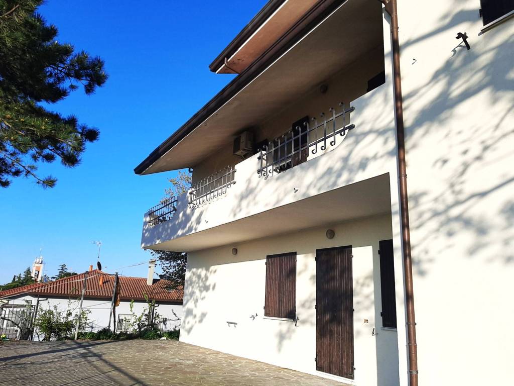 casa indipendente in vendita a Roncofreddo in zona Santa Paola