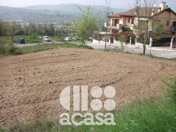 terreno edificabile in vendita a Roncofreddo in zona Gualdo