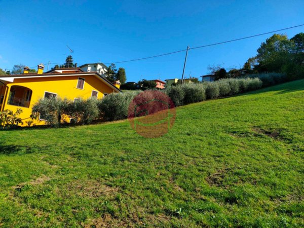 terreno edificabile in vendita a Roncofreddo in zona Santa Paola