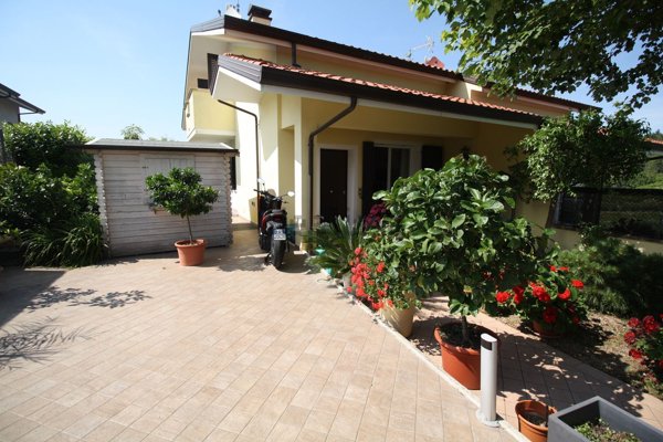 casa indipendente in vendita a Roncofreddo in zona Monteleone