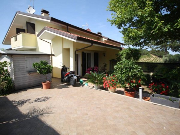 casa indipendente in vendita a Roncofreddo in zona Monteleone