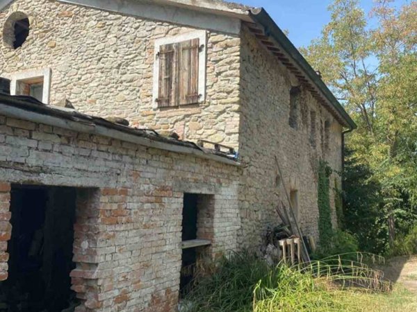 casa indipendente in vendita a Roncofreddo in zona Sorrivoli