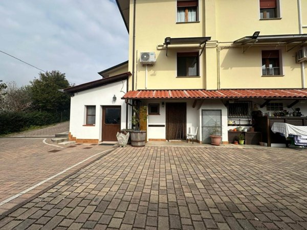 casa indipendente in vendita a Roncofreddo in zona Sorrivoli