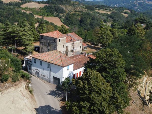 casa indipendente in vendita a Roncofreddo in zona Monteaguzzo