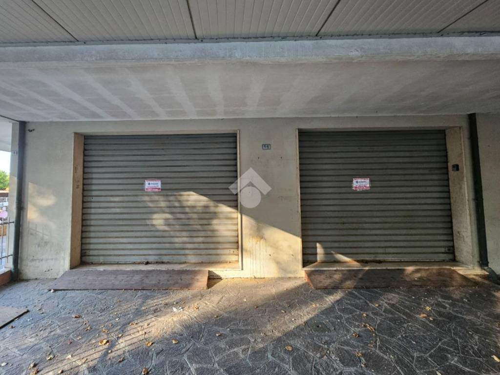 negozio in vendita a San Mauro Pascoli in zona San Mauro a Mare