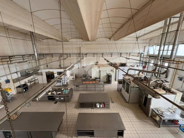 locale commerciale in vendita a San Mauro Pascoli in zona San Mauro a Mare