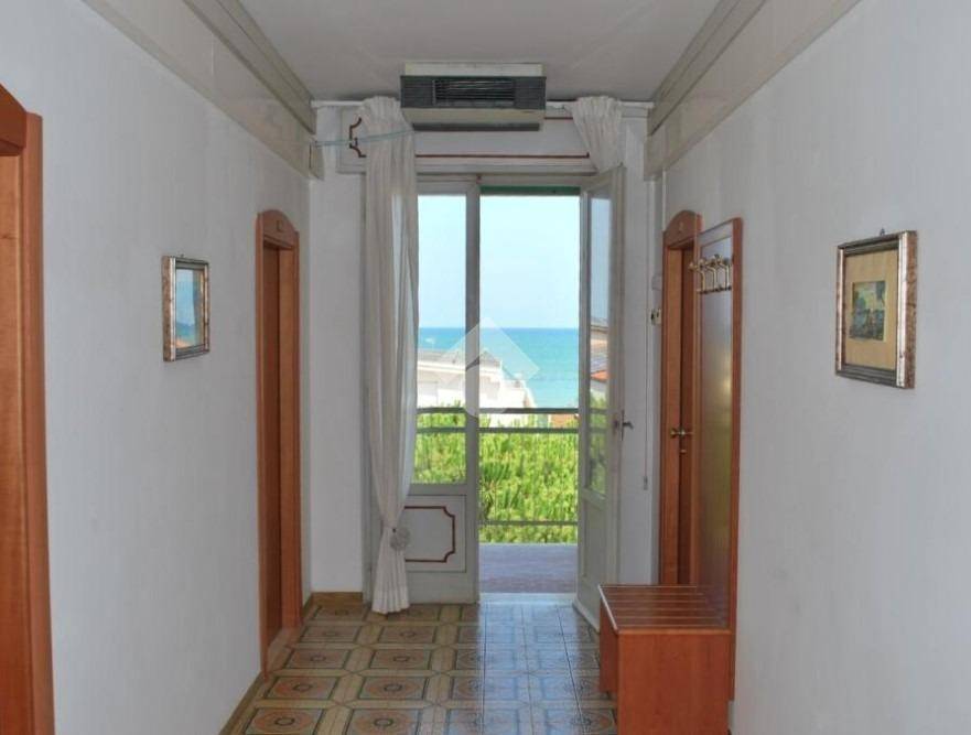 negozio in vendita a San Mauro Pascoli in zona San Mauro a Mare