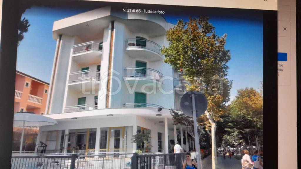 negozio in vendita a San Mauro Pascoli in zona San Mauro a Mare