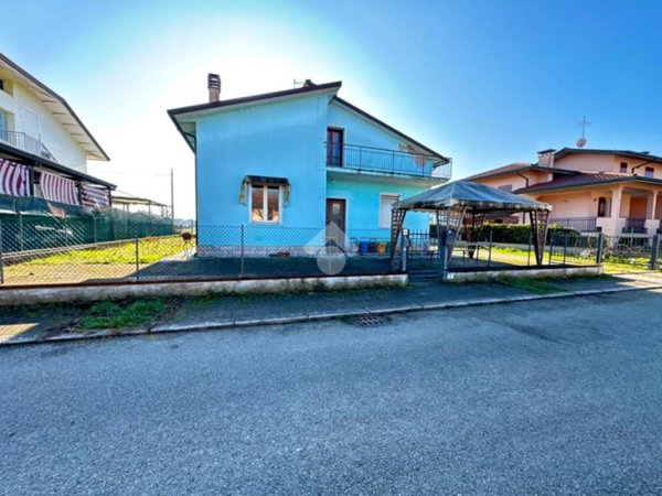 casa indipendente in vendita a San Mauro Pascoli in zona San Mauro a Mare