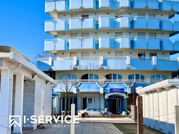 negozio in vendita a San Mauro Pascoli in zona San Mauro a Mare