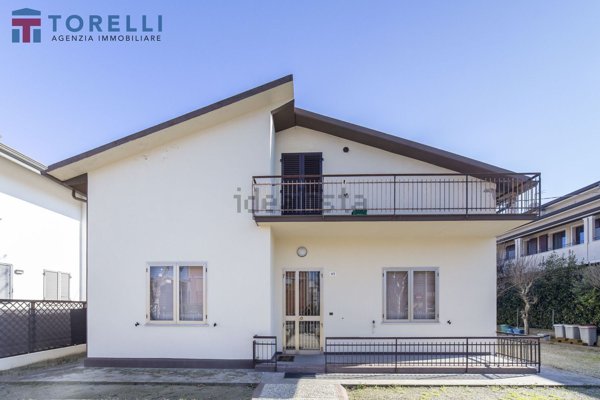 casa indipendente in vendita a San Mauro Pascoli in zona San Mauro a Mare