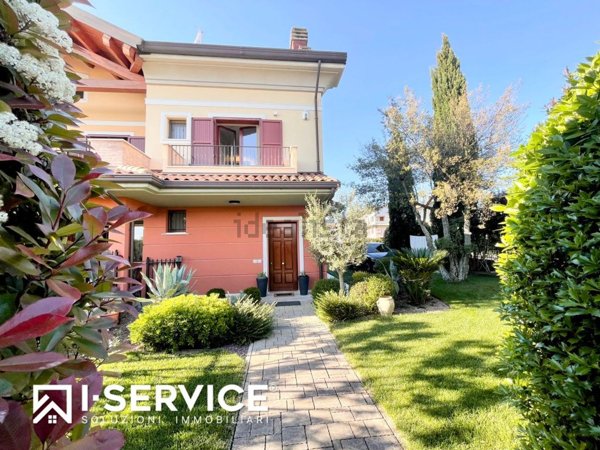 casa indipendente in vendita a San Mauro Pascoli