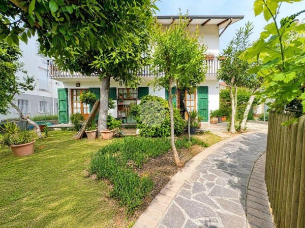 casa indipendente in vendita a San Mauro Pascoli in zona San Mauro a Mare