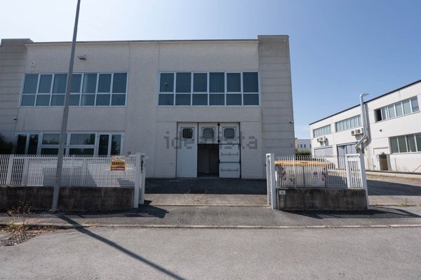 locale commerciale in vendita a San Mauro Pascoli