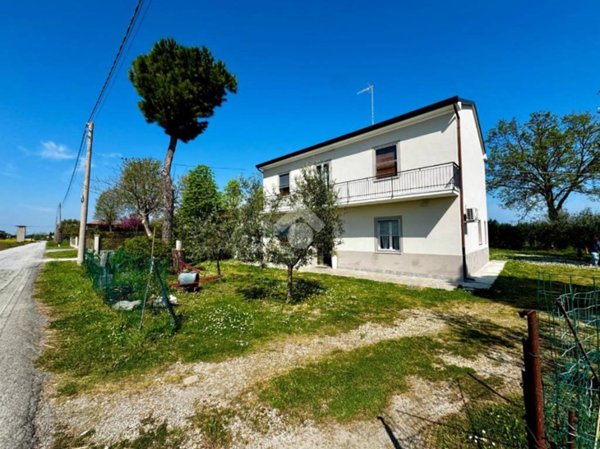 casa indipendente in vendita a San Mauro Pascoli in zona La Torre