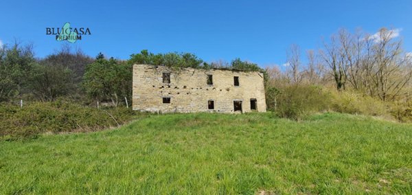 casale in vendita a Santa Sofia