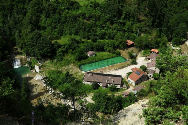 casale in vendita a Santa Sofia