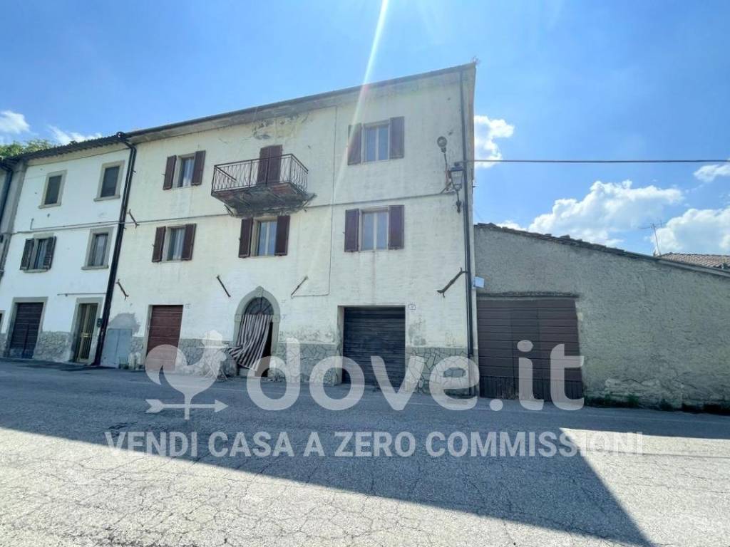 casa indipendente in vendita a Santa Sofia