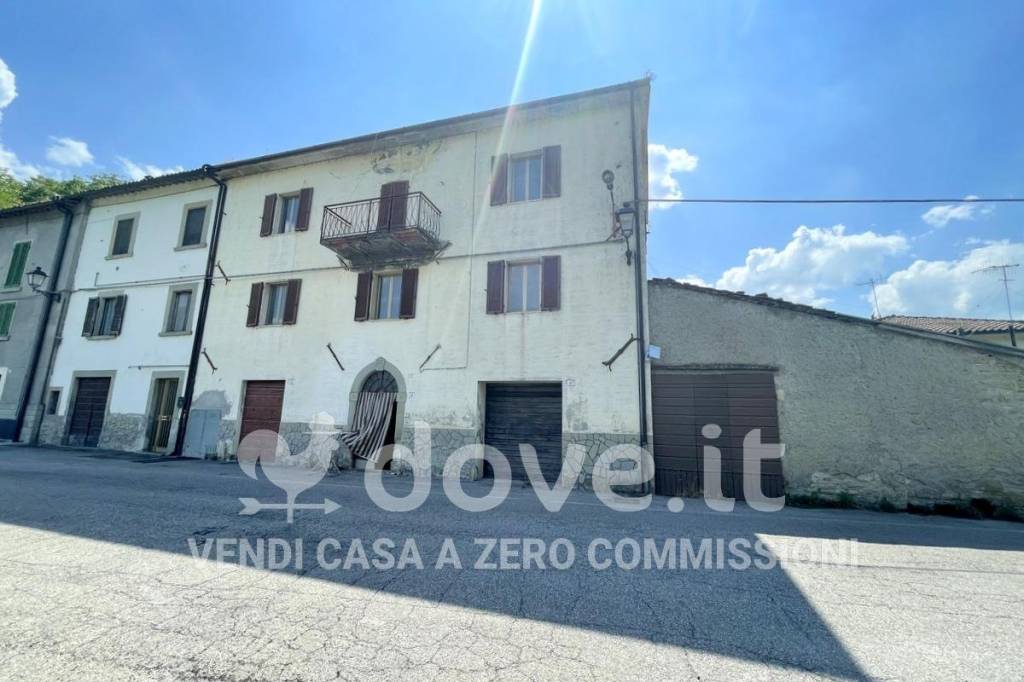casa indipendente in vendita a Santa Sofia