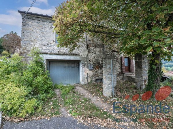 casa indipendente in vendita a Santa Sofia