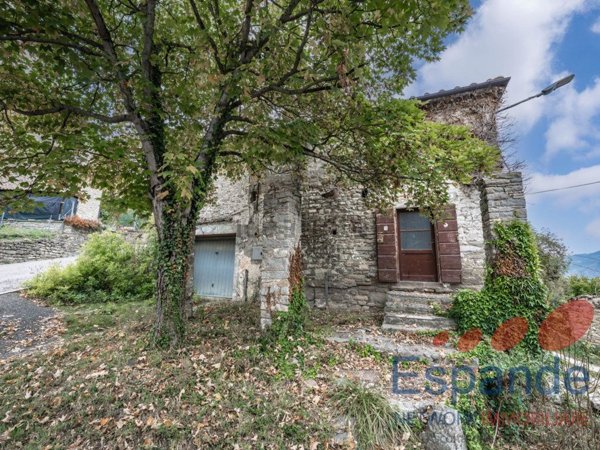 casa indipendente in vendita a Santa Sofia