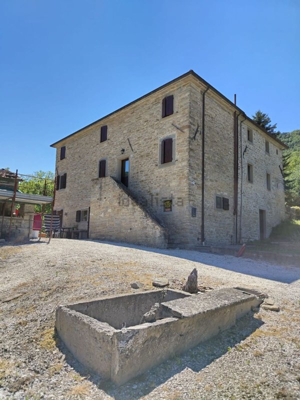 casa indipendente in vendita a Santa Sofia