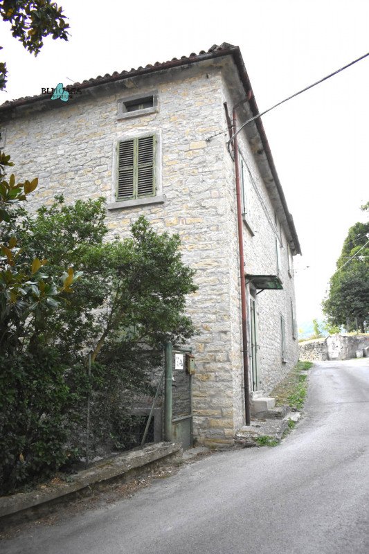 casa indipendente in vendita a Santa Sofia