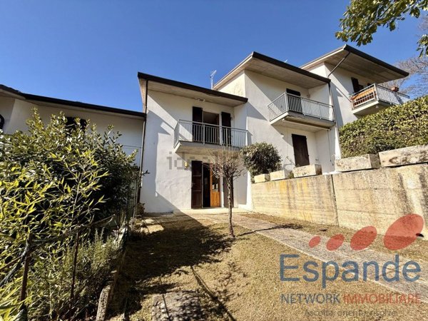 casa indipendente in vendita a Santa Sofia