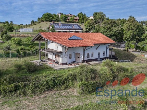 casa indipendente in vendita a Santa Sofia