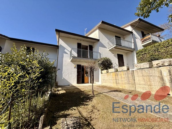 casa indipendente in vendita a Santa Sofia
