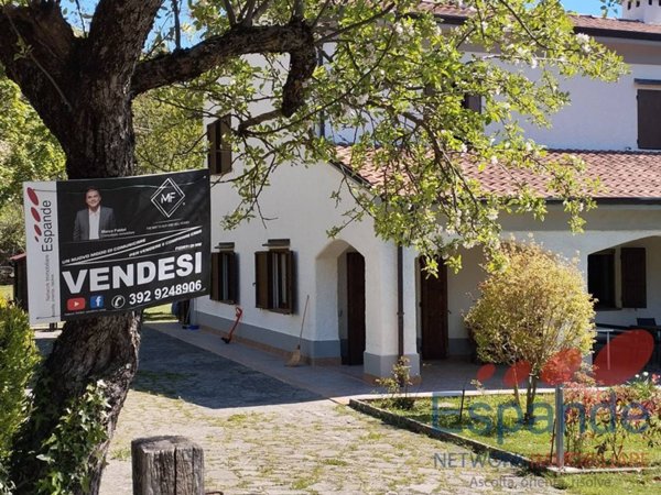 casa indipendente in vendita a Santa Sofia