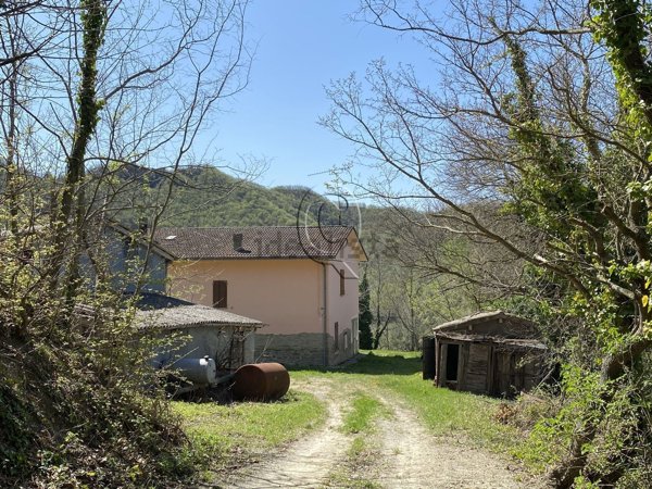 casa indipendente in vendita a Sarsina in zona Pieve di Rivoschio